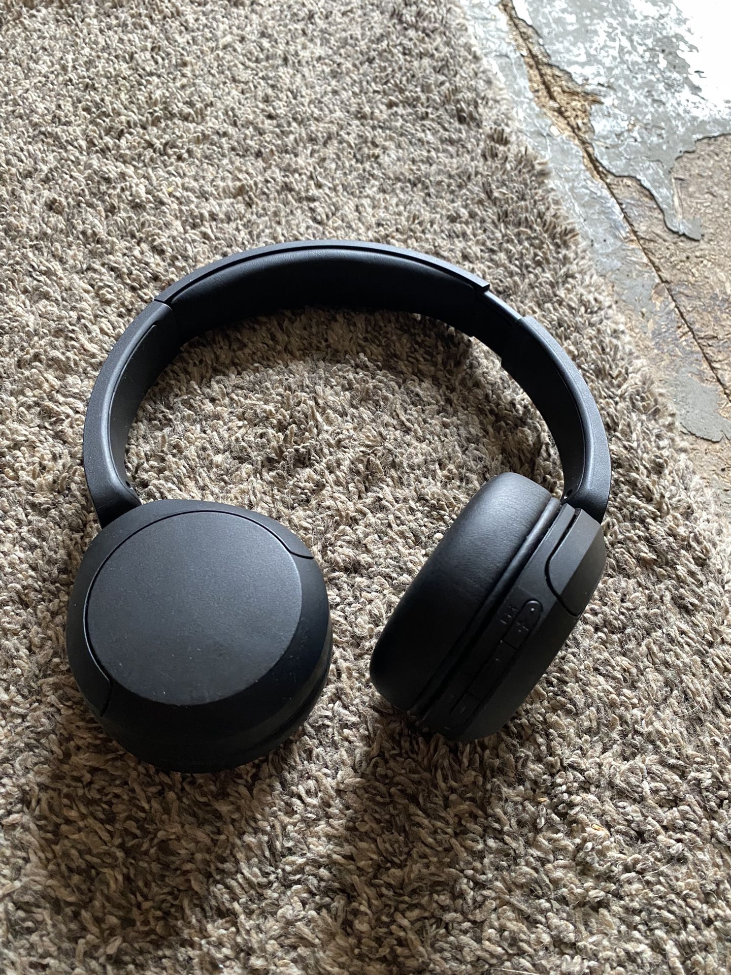 Sony WH-CH520 Wireless On-Ear Headphones with Microphone