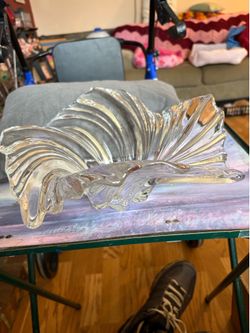 large crystal swirl glass centerpiece