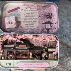 The Scarlet Booth & Tea Leaves