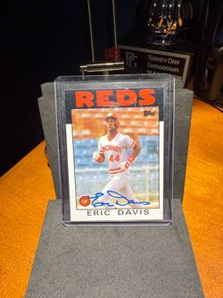 Topps 1986 Eric Davis #28 Autographed Cincinnati Reds Baseball Card