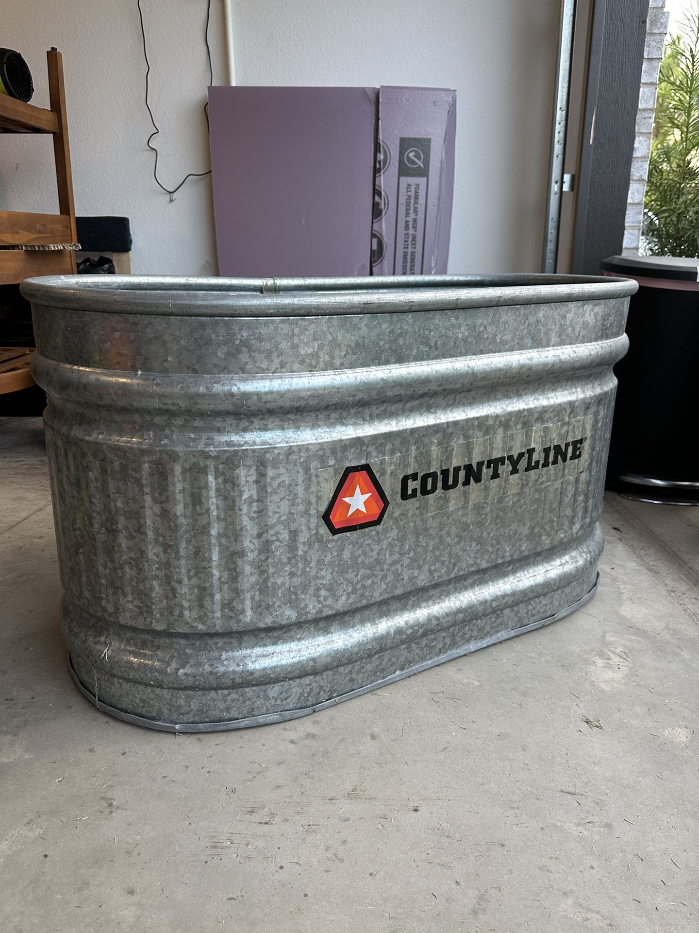 County Line 100gal Stock Tank (Tractor Supply)