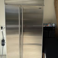 Subzero Refrigerator - Works perfectly And Very Clean