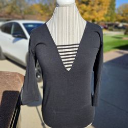 Ladies Express Top Size Lg But Runs Smaller