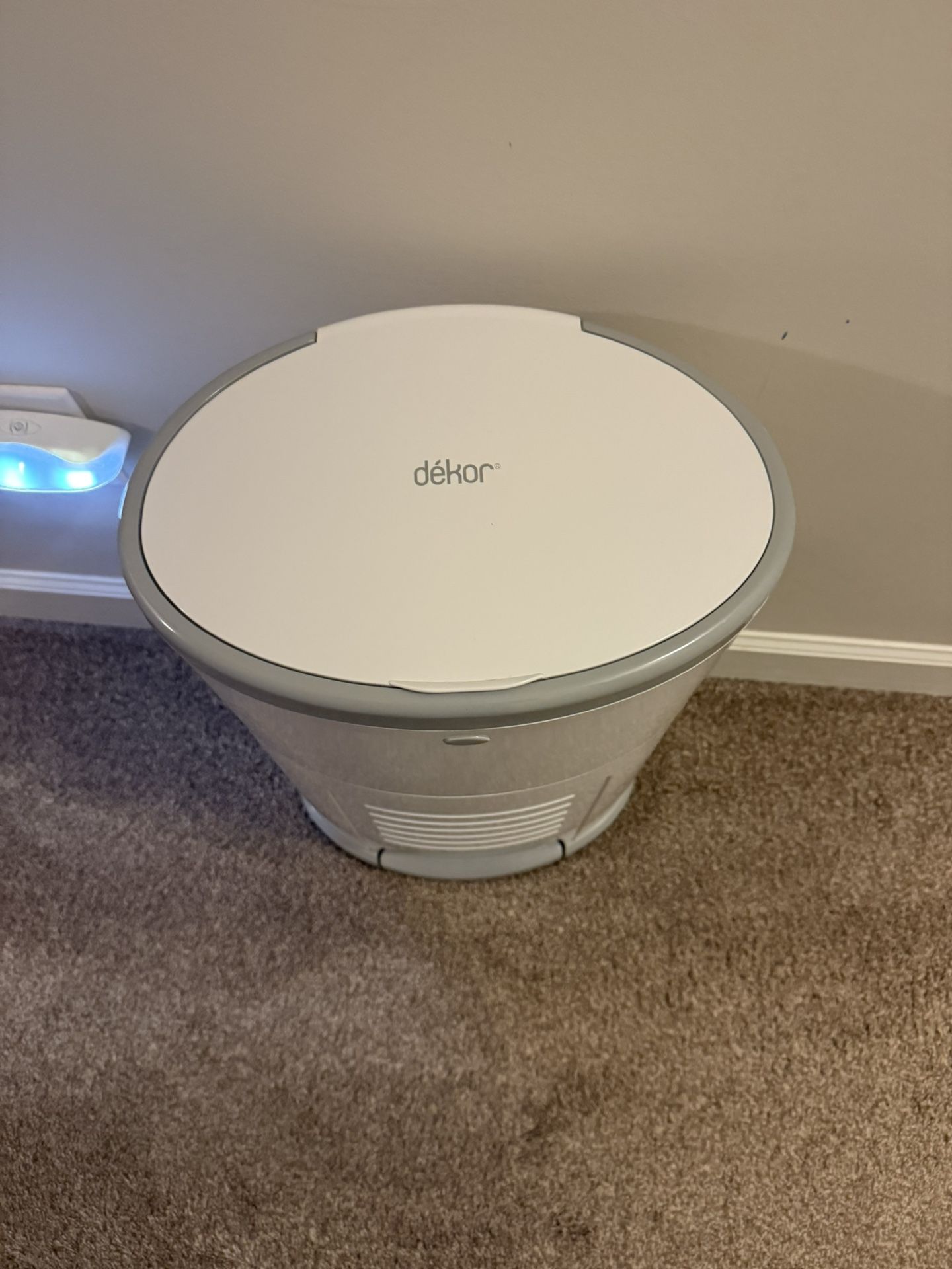 Dekor diaper Pail