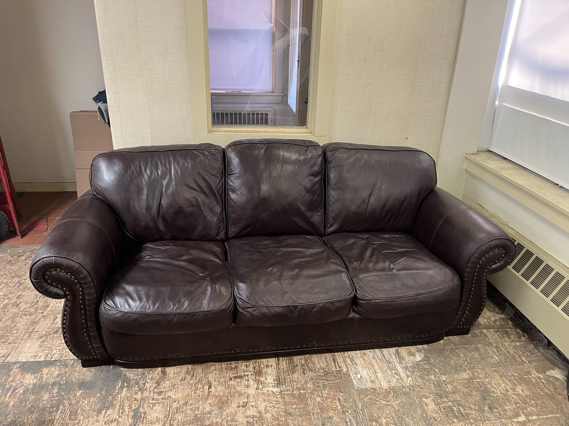 Brown/black Leather Couch, Sofa, And Two Ottomans 