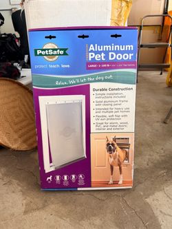 (New) PetSafe Freedom Aluminum Pet Door Large