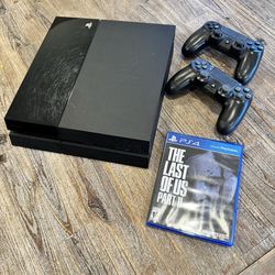 PS4 console 2 controllers & last of us 2.