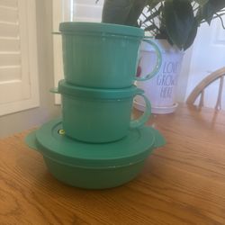 $15 - EUC 2 Tupperware CRYSTALWAVE Microwave 16 oz SOUP MUG Bowls plus  Tupperware crystalwave bowl 4.25 capacity green.  Good for heating up leftover