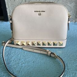 $25 cash. Pickup today in Pasadena. First come, first served.”