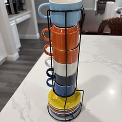 Set de tasas con platos de colores