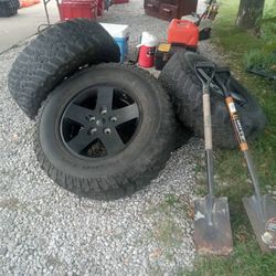 Set De Llantas 17 Para Un Jeep 