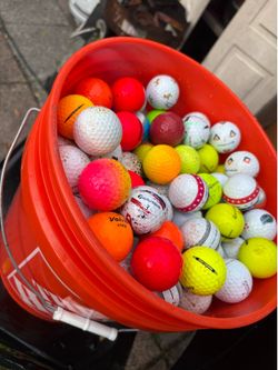 320 GOLF BALLS 11 GOLF CLUBS