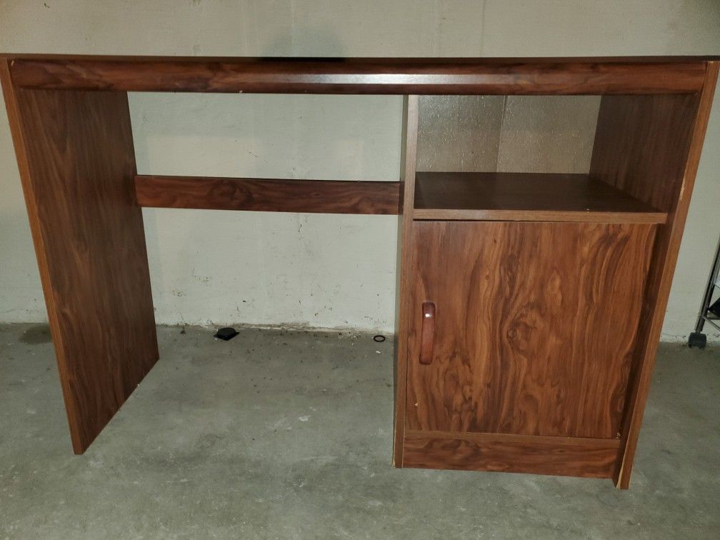 Desk composite wood