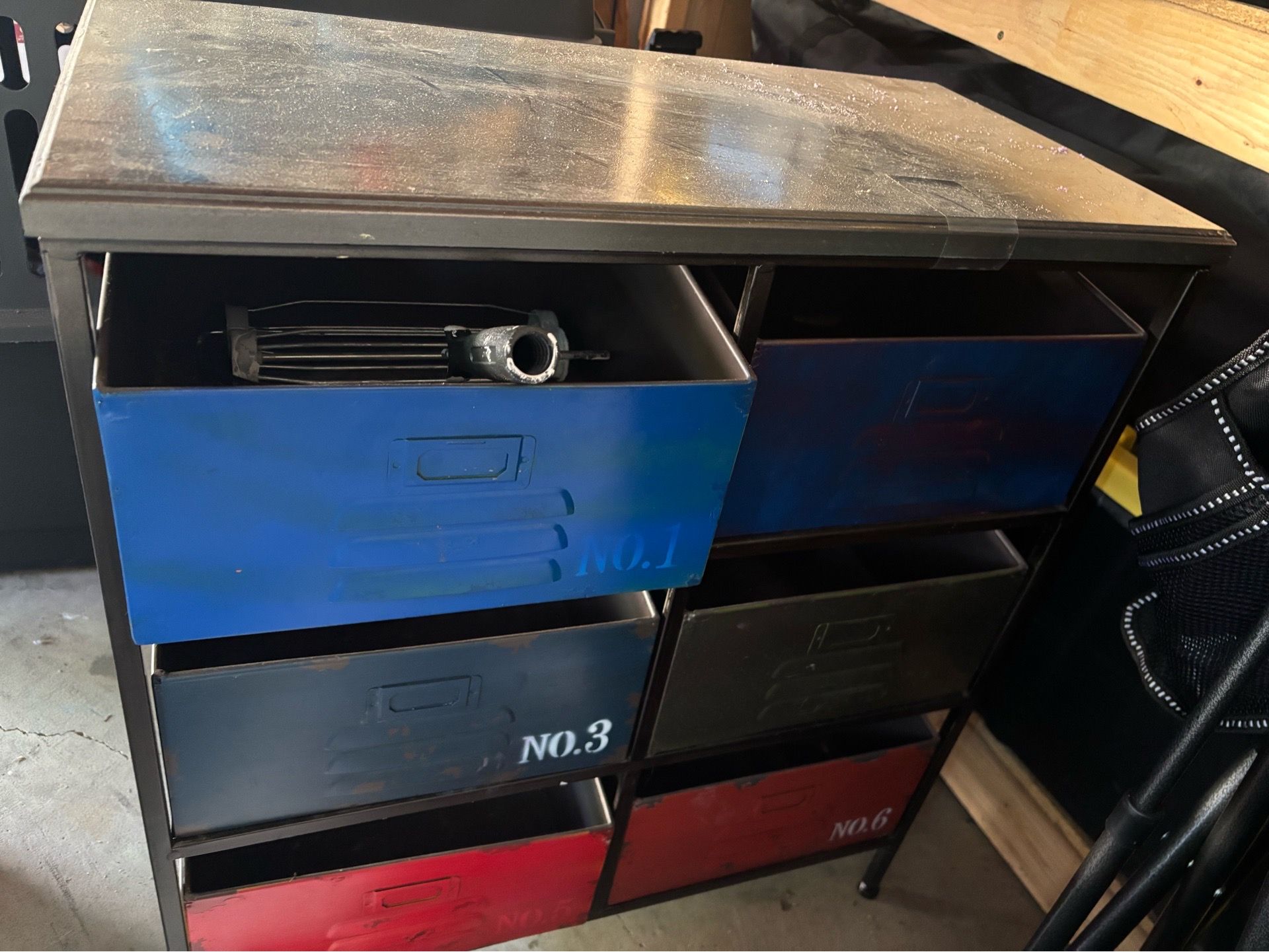 Metal storage cabinet