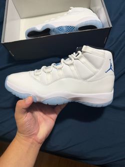 DS Jordan 11 high legend blue size 9.5M