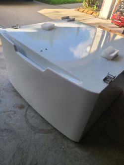 GE Washer Dryer Pedestal white