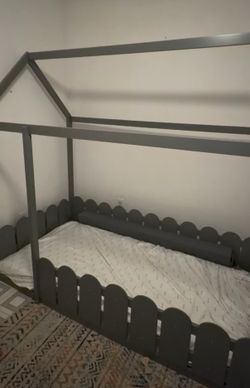 Twin size floor bed