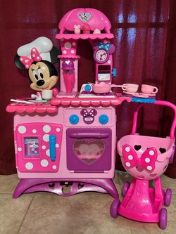 Minnie Mouse kitchen and shopping cart