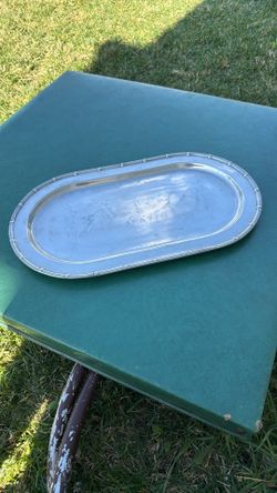 Vintage Wilton Armetale oval serving platter. 