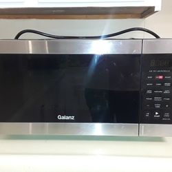 Galanz 0.9 Cu Ft Air Fry Microwave, 900 Watts

