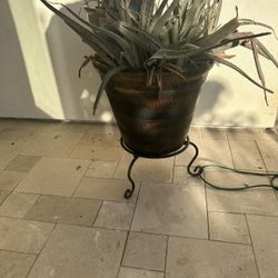 Planter And Planter Holder 