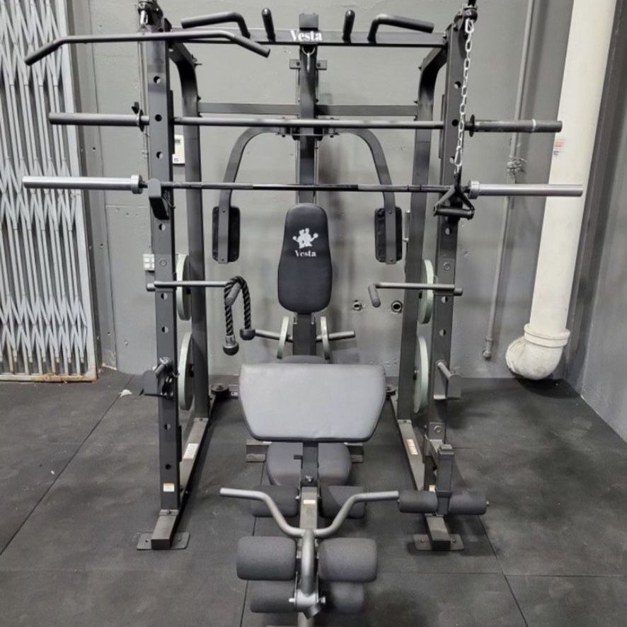 VESTA FITNESS SM1001/ SMITH MACHINE/ POWER CAGE/ 3 PULLEY SYSTEMS/ WEIGHTS/ BARBELL/ GYM EQUIPMENT 