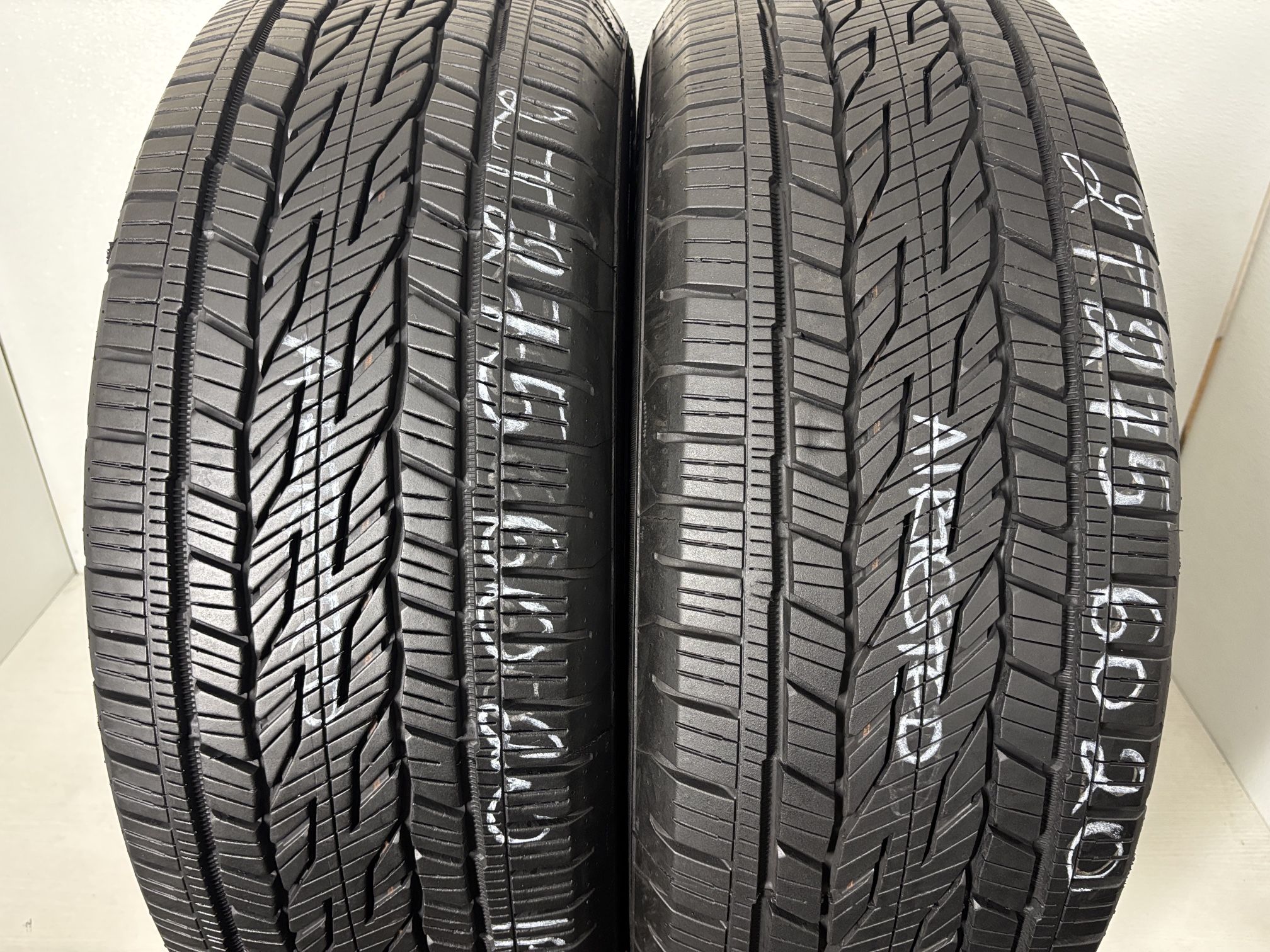 2 Tires 275 60 20 Continental Crosscontact Lx20 Like New 