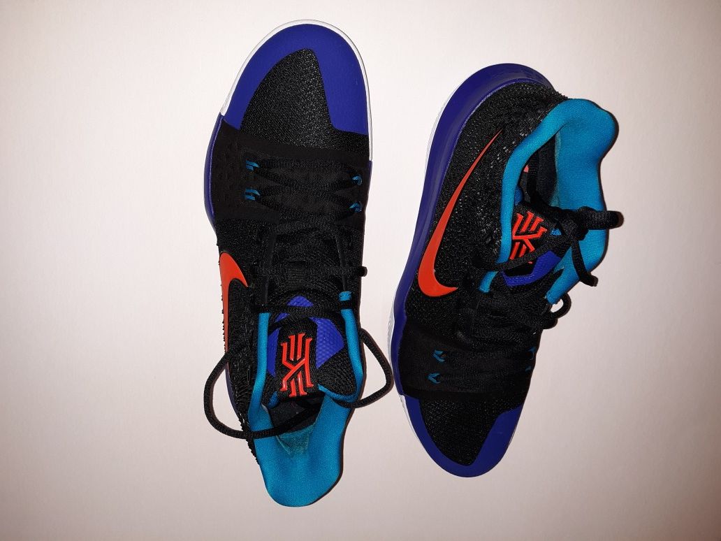 New Nike Kyrie 'Kyrache Light' Sz 11