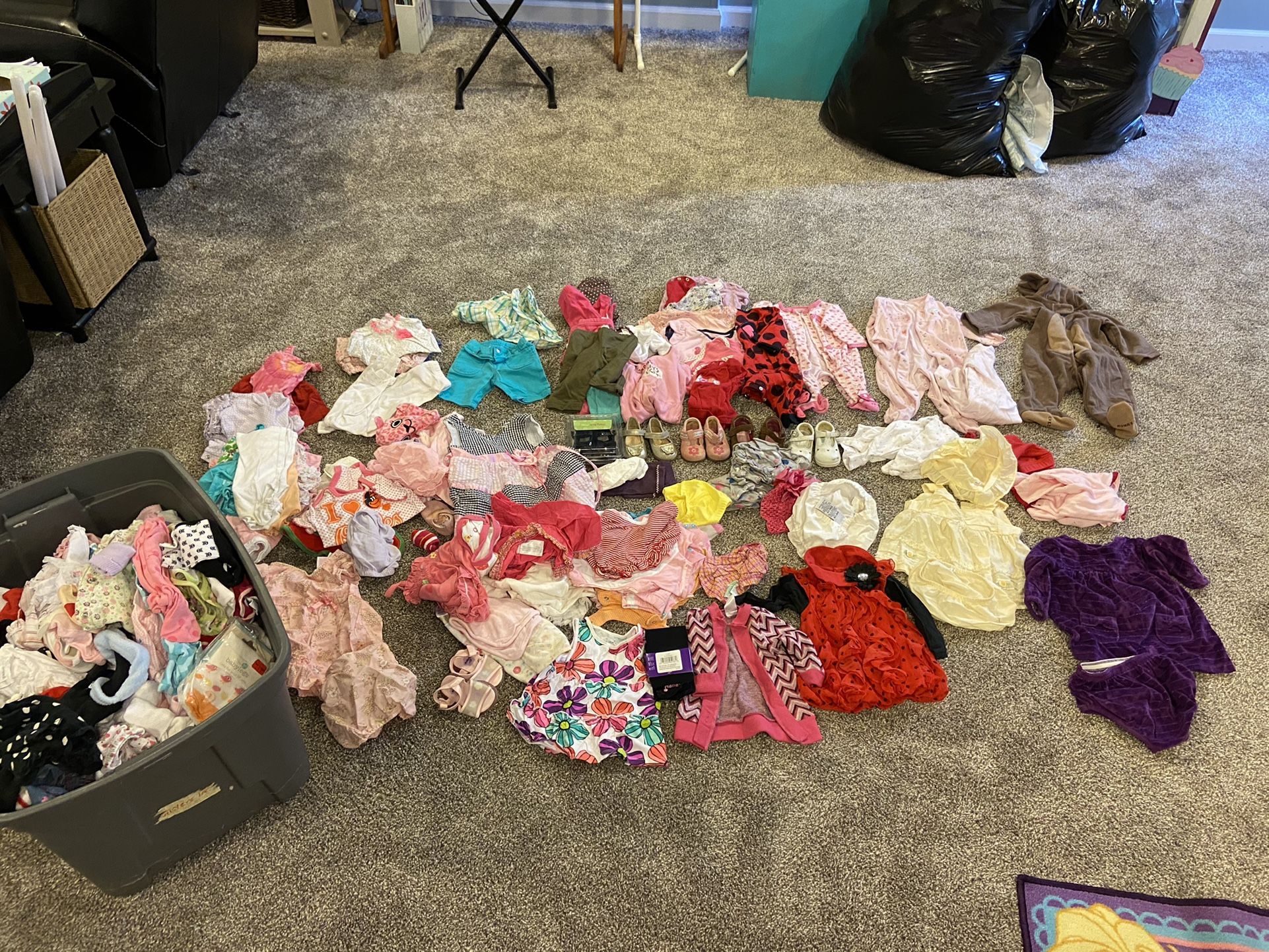 Girls 6-9 Month Clothes Lot