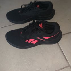 gils tennis shoes 