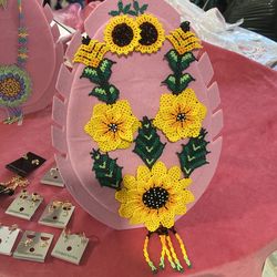 Juego De Collar Y Aretes Artesanales 