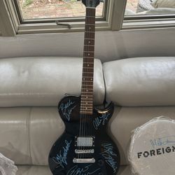 BLUE OYSTER CULT signed Guitar 
