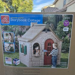 New In Box Step2 Store Ebook Cottage / Playhouse 