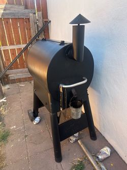 🔥 Traeger Pellet Grill/Smoker – Clean & Works Great