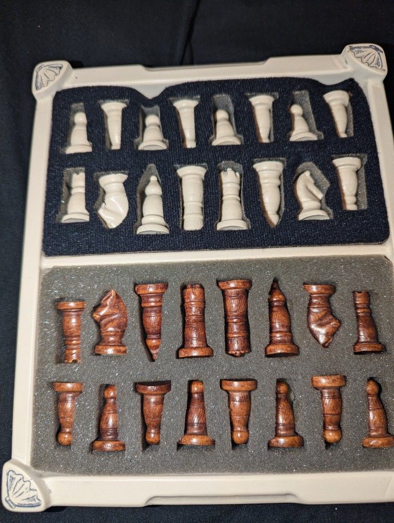 History Craft Octopus Scrimshaw Chess set
