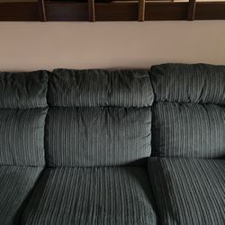 PULL OUT COUCH 