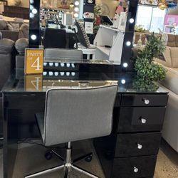 Beautiful Vanity Set 