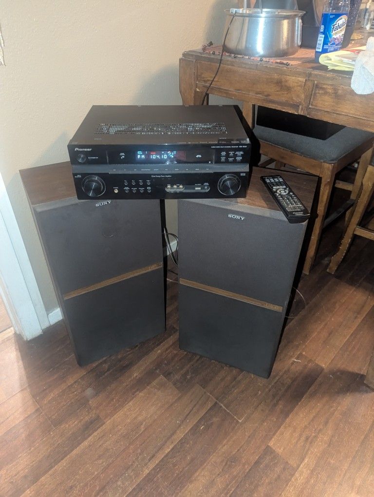 PIONEER RECEIVER W SONY SPEAKERS 