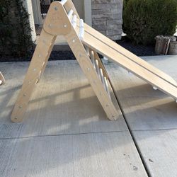 Lily & River Pikler Triangle With 2 Climber/Slide Planks