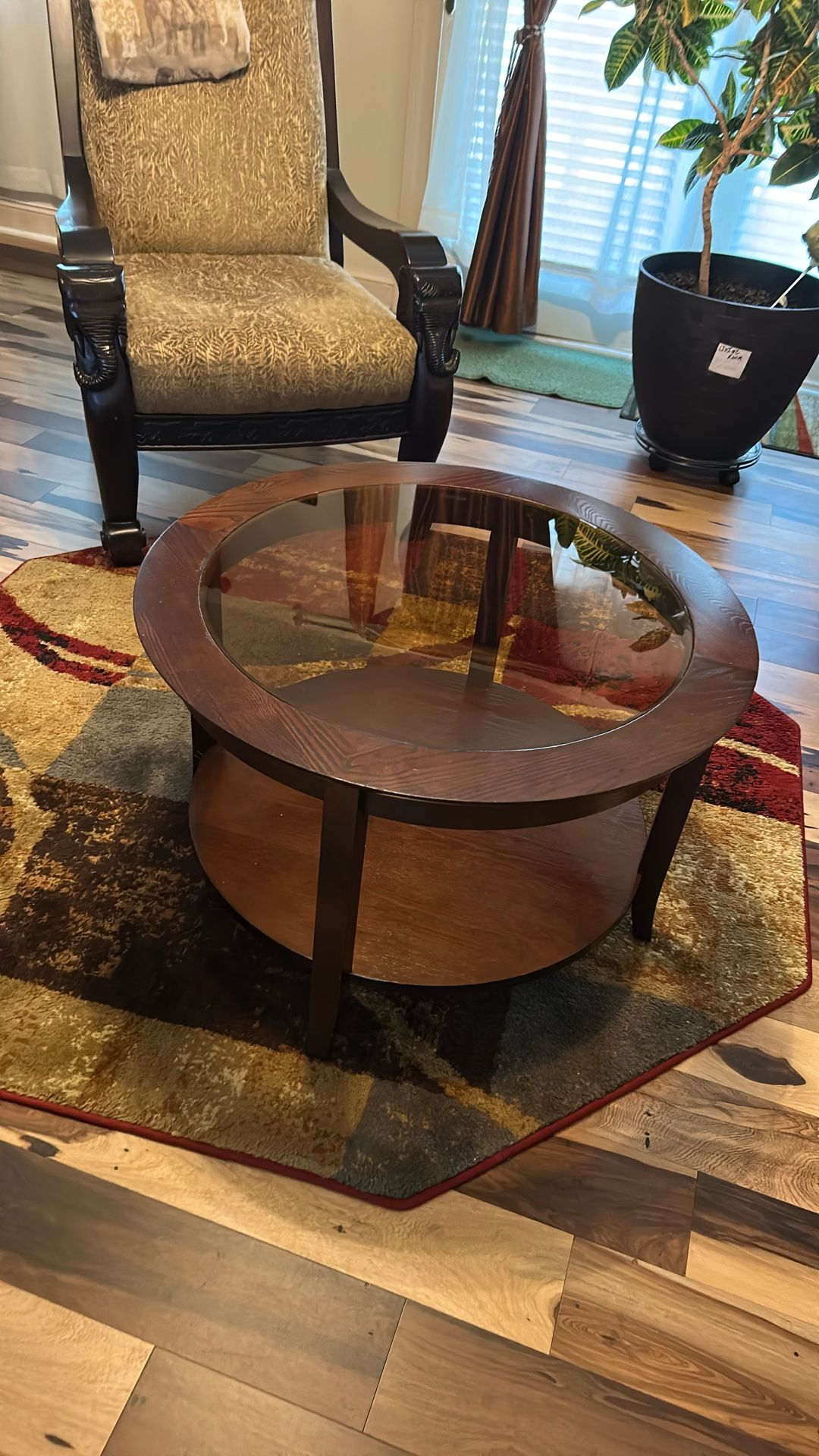 Round Center Table With Glass Top