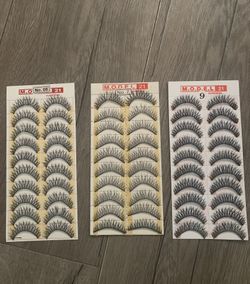 30/pairs of Eyelashes