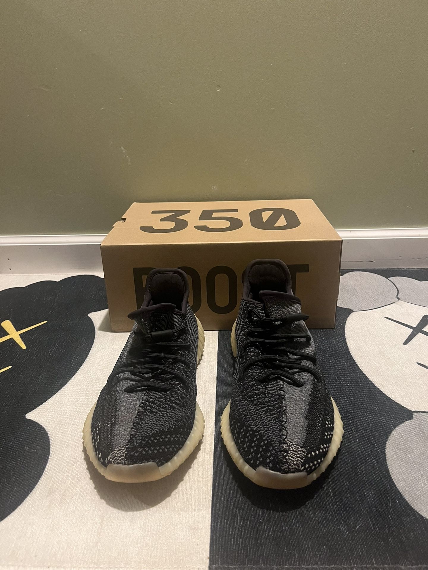 Size 11 - adidas Yeezy Boost 350 V2 Low Carbon