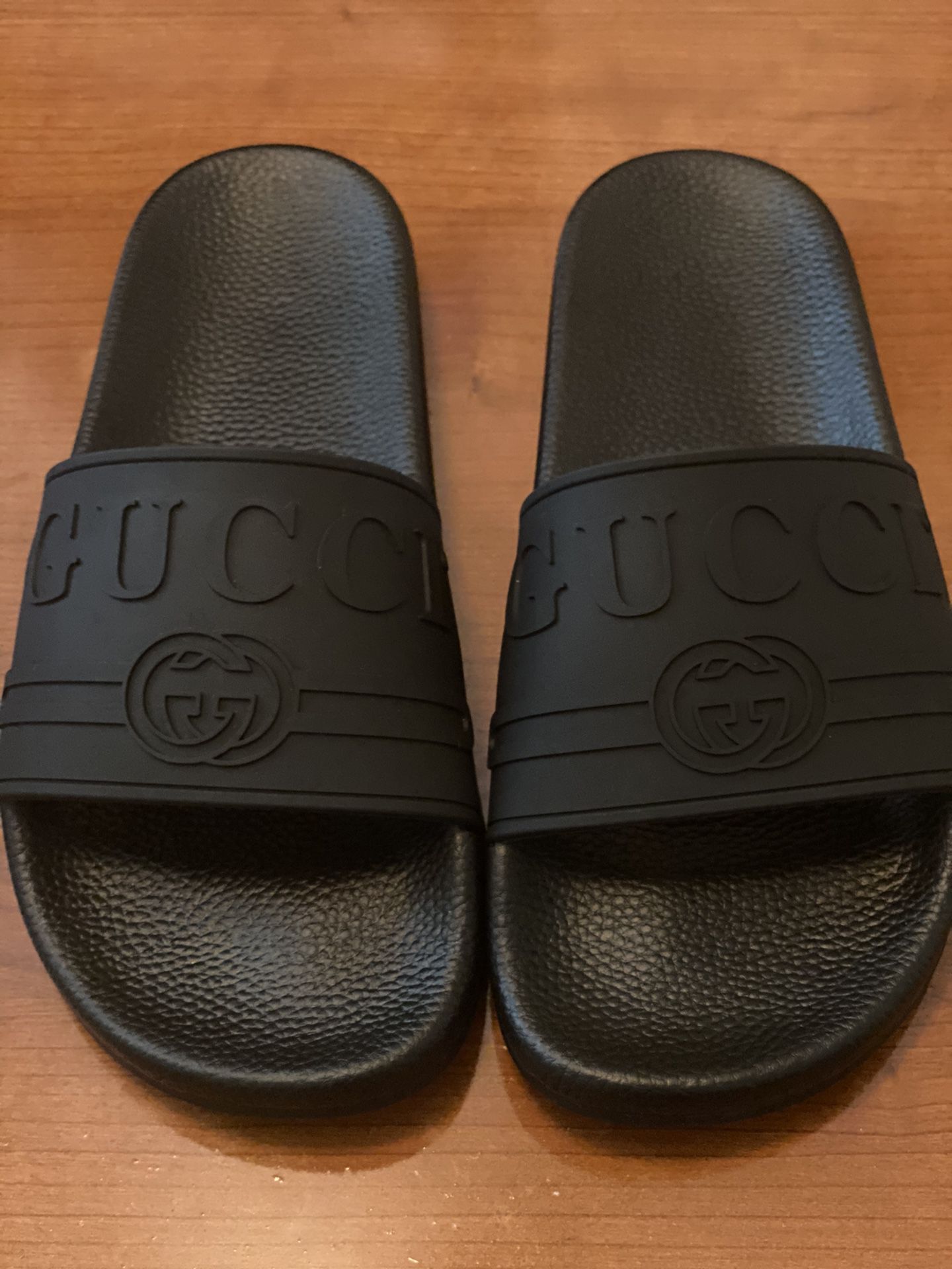 Gucci sandals slides size 9