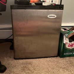Chef mate Mini Fridge 