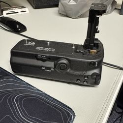 Canon battery grip