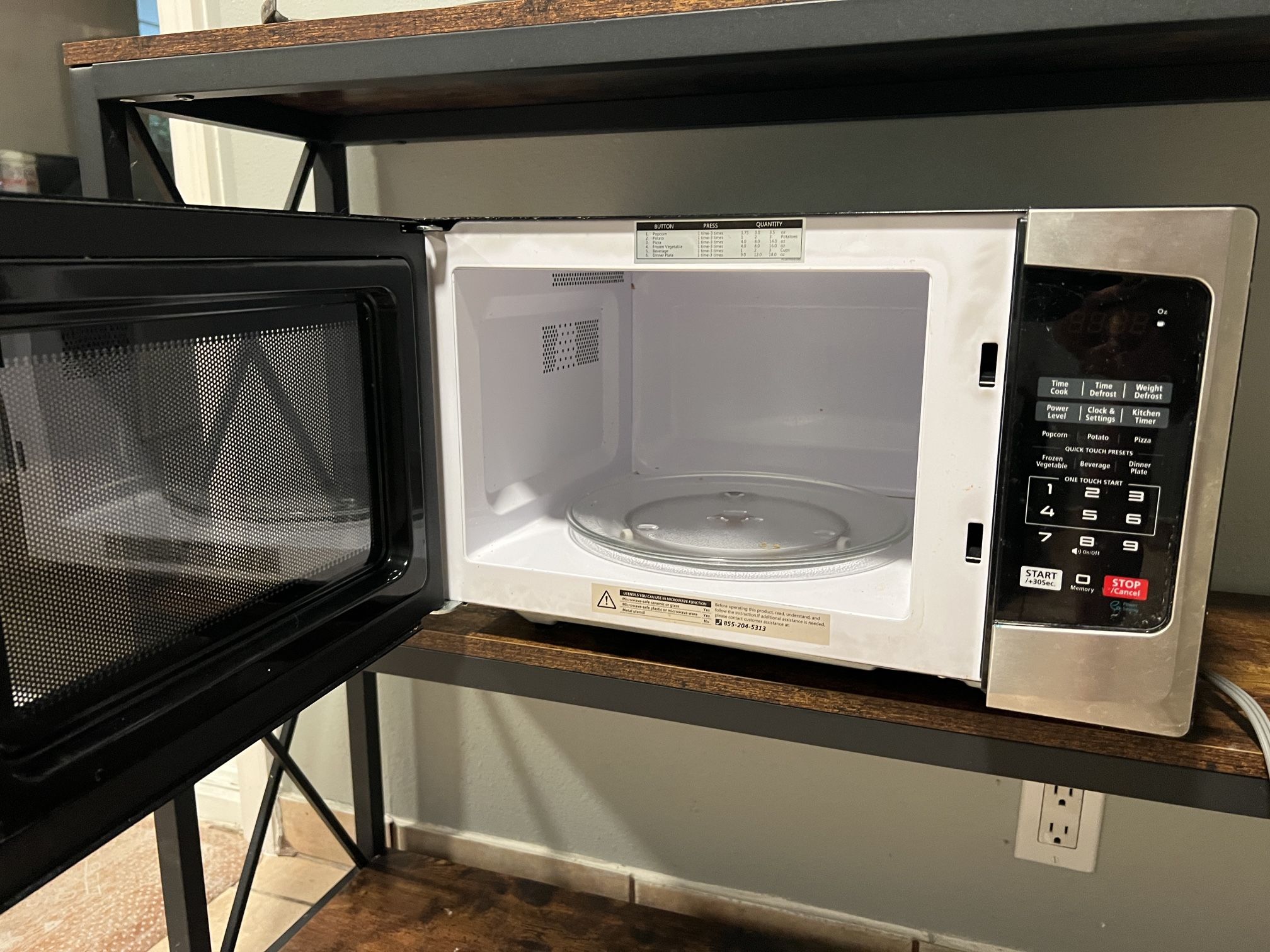700w Toshiba Microwave