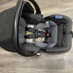 Graco Snugride Car seat With Graco Click Connect Stroller