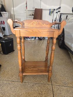 VINTAGE OAKWOOD WASH STAND ACCENT TABLE.
