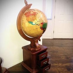 Executive Office Globe Wood Base