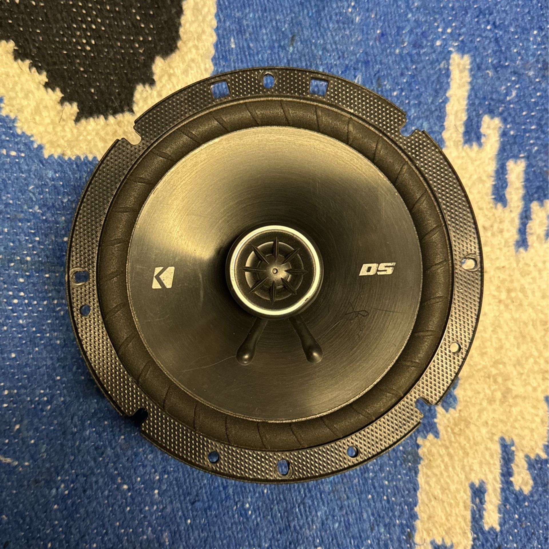 Speaker Kicker 6.75